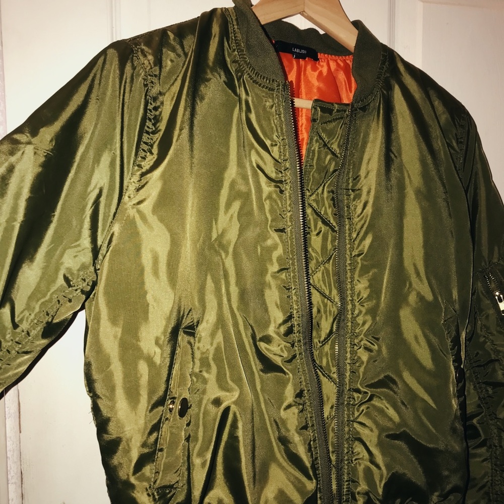 OLIVE GREEN BOMBER JACKET